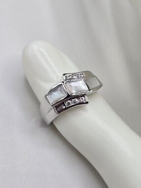 Swarovski Crystal Elements Silver Statement Ring Mother of Pearl Size 7.75 Prom